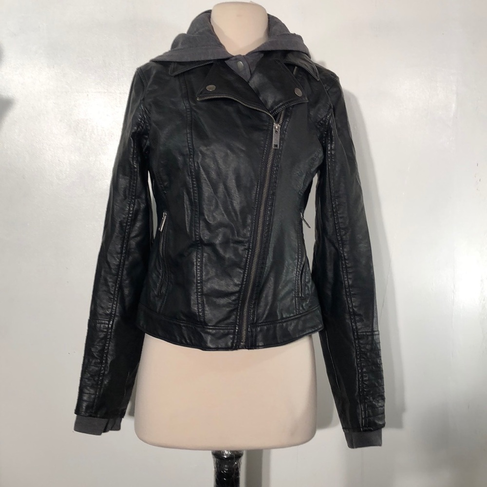 Hollister Coat like new size med.